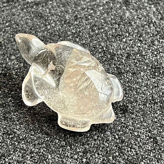 biżuteria męska Amulet - rzeżbiony żółw z kwarcu- kryształ górski