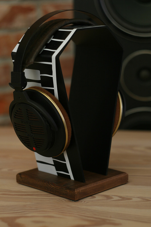 Stojak na słuchawki Piano Black Headphone Stand Lenardoff