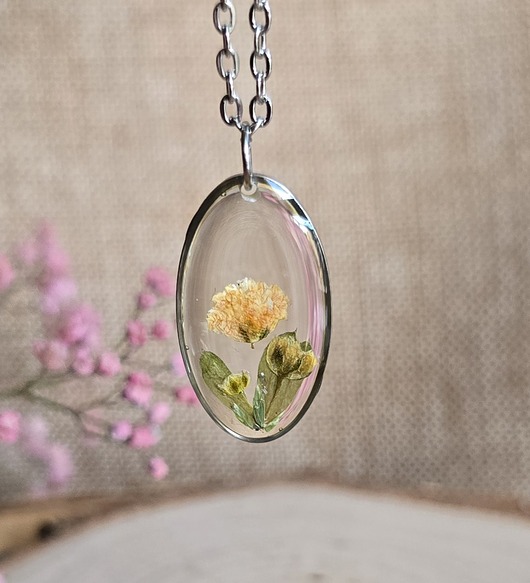 wisiory Srebrna zawieszka jajowata suszone kwiaty żółta gipsówka