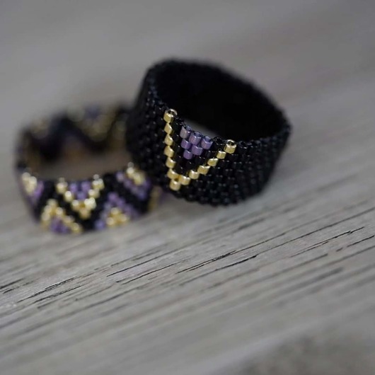 pierścionki - różne Pierścionek Beadingowy Black/Purple