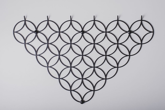 Wieszak ścienny HOLO M czarny Polyhedra