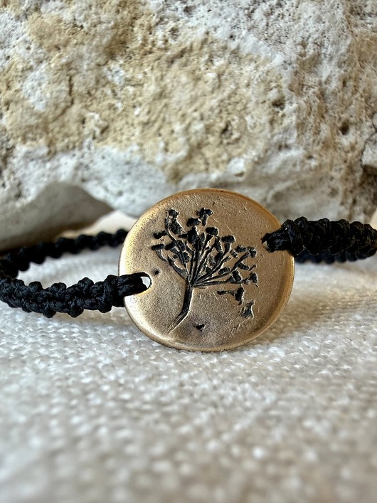 bransoletki na sznurku Bransoletka sznurkowa z detalem z brązu