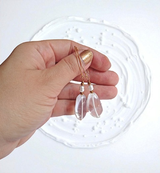 kolczyki z kamieniami UNIKATOWE kolczyki ::  kryształ górski i perły :: długie!
