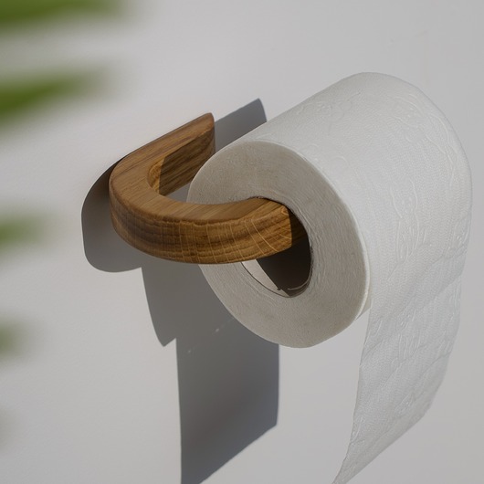dodatki - łazienka - różne Drewniany uchwyt na papier toaletowy