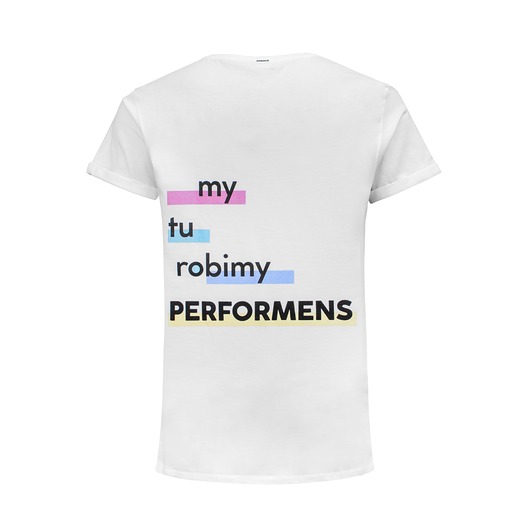 Biały T-shirt z napisem  PERFORMENS Ewa Gołaszewska