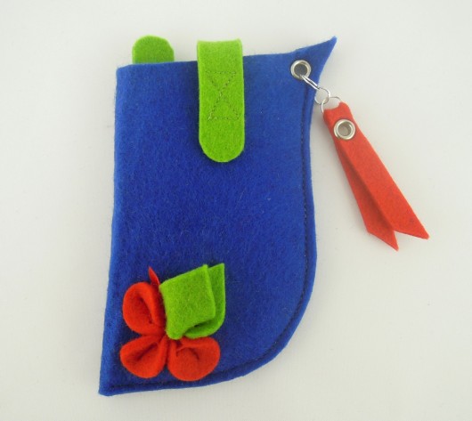 Etui na telefon- Niebieskie z Czerwonym - Małe Green Sheep