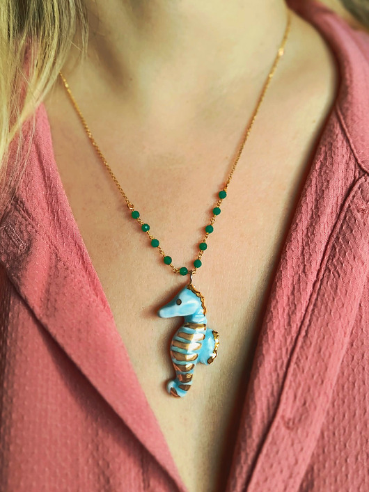 złote naszyjniki Naszyjnik pozłacany Konik Morski Błękitny Kolekcja Parian