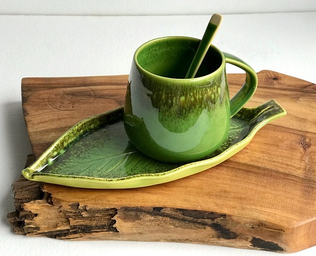 kubki Kubek Beczułka ręcznie robiony ze spodeczkiem Liść - 320 ml