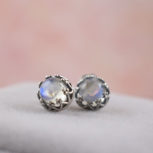 kolczyki wire wrapping Crown - sztyfty z kamieniem księżycowym