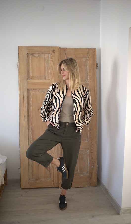 bluza bez kaptura damska Bomberka oversize zebra