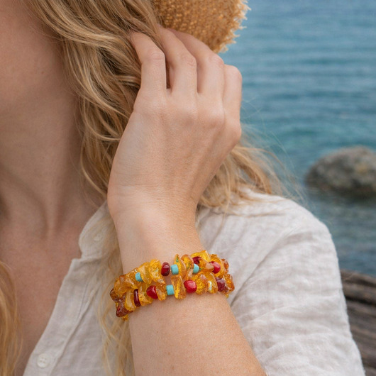 bransoletki z kamieni naturalnych Bransoletka z bursztynu bałtyckiego owijana typu wrap - turkus - koral