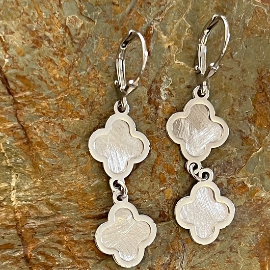 kolczyki srebrne Długie kolczyki srebrne - koniczynki