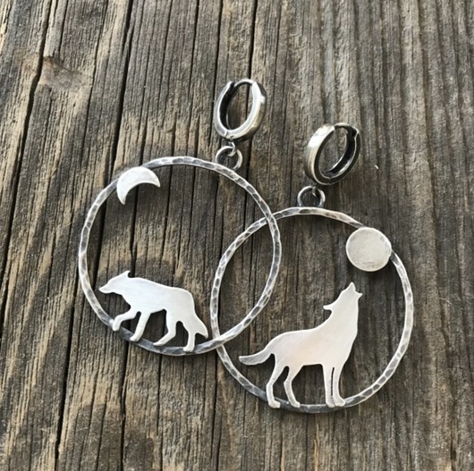 kolczyki wire wrapping Srebrne kolczyki z wilkami