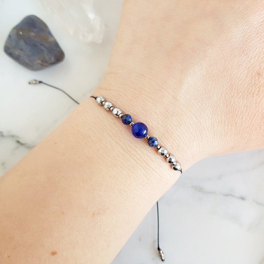 Jadeit, lapis lazuli i hematyt na sznurku Magneska