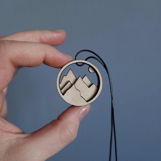 wisiory Naszyjnik przestrzenny Góry