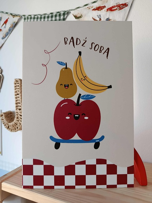 obrazy i plakaty do pokoju dziecięcego Owoce na deskorolce Bądź sobą
