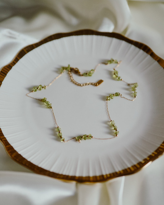 złote naszyjniki Mgiełka z peridotu