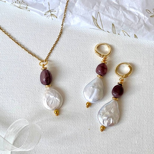 komplet biżuterii Komplet z perłą barokową i mookaitem - biżuteria z duszą.