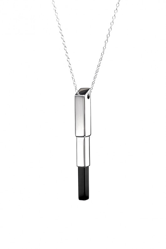 wisiorek z kolekcji EDGY/ SILVER/ONYX Daria Siwiak Jewellery