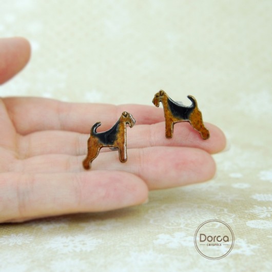 Airedale terrier-  ceramiczne kolczyki Dorca