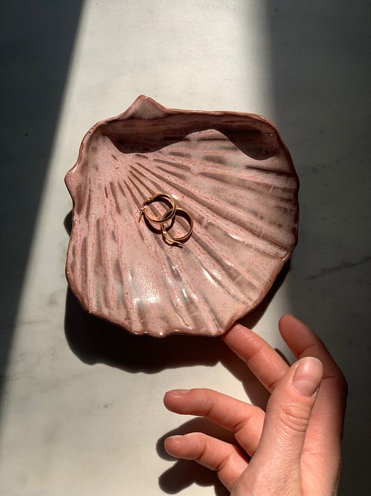 pojemniki na biżuterię Podstawka na Biżuterię Palo Santo Ceramiczna Muszelka Różowa