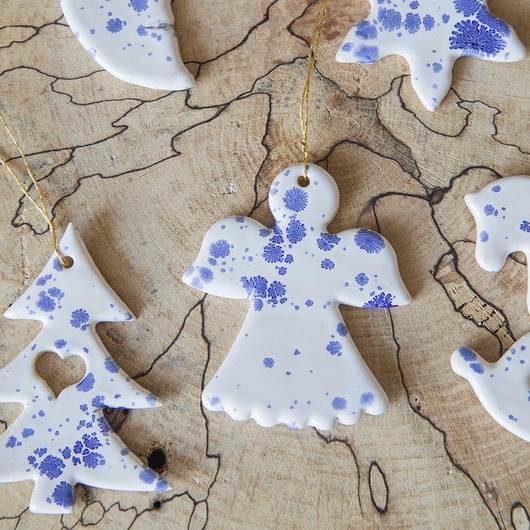ozdoby choinkowe Anioł zawieszka ceramiczna