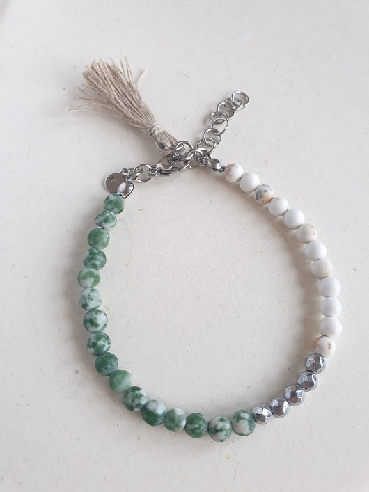 bransoletki z kamieni naturalnych Bransoletka MULTI MIDI  howlit, jaspis zielony, hematyt