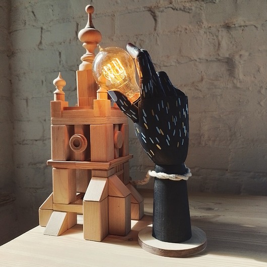 lampy stołowe Lampka Ręka