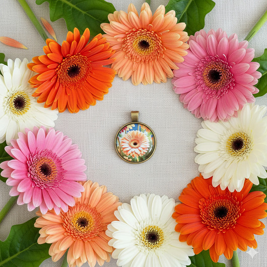 wisiory 6849 Promienna Gerbera: Wisiorek, Który Rozjaśni Twój Dzień!