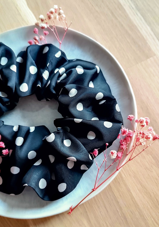 gumki do włosów Scrunchie gumka do włosów jedwabna Dottie black czarna groszki kropki S,M,L