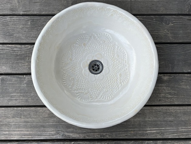umywalki UM51 Umywalka ceramiczna, folkowa z koronką na dnie i rancie