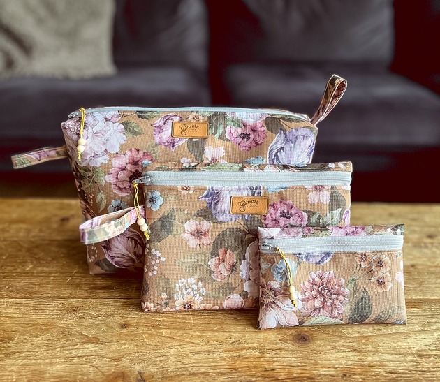 kosmetyczki Komplet 3 kosmetyczek - kwiaty