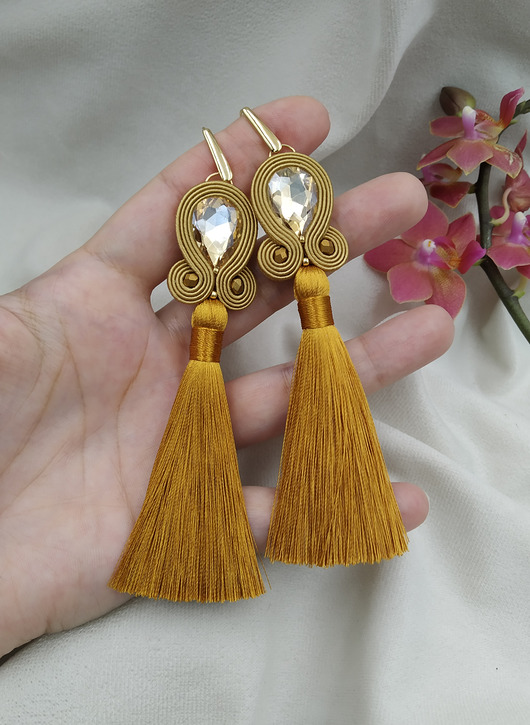 kolczyki soutache Kolczyki złote bursztynowe chwosty, klipsy sutasz
