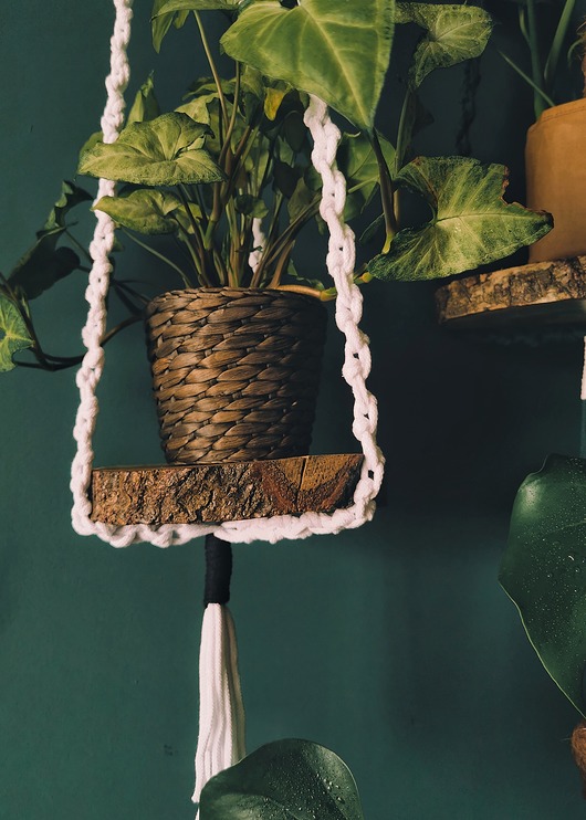 Makramowy kwietnik + plaster drewna Hygge Macrame