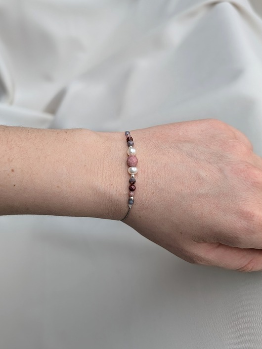 bransoletki z kamieni naturalnych Kolorowa bransoletka z perłami i kamieniami