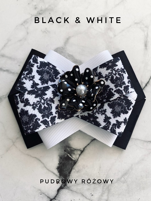 broszki Brosza Black & White z efektowym kwiatem w kropeczki New