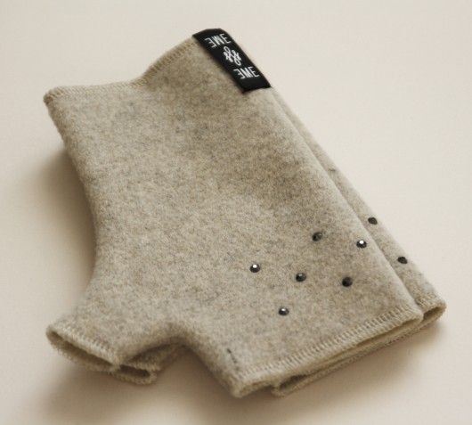 crystal gloves / beige cashmere EWE EME
