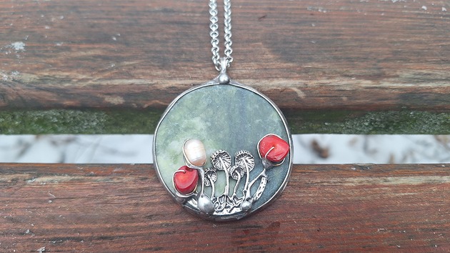 wisiory Dzikie grzybki - wisiorek na łańcuszku