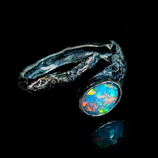 pierścionki srebrne Pierścionek opal w gałązce srebra