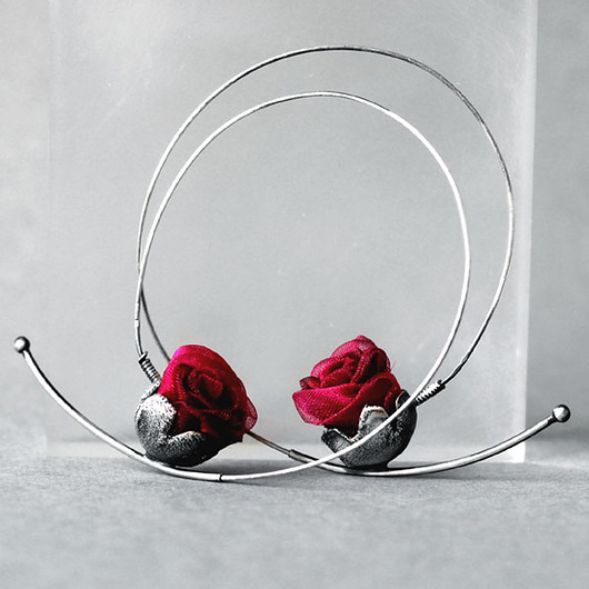 Srebrne kolczyki koła karminowe SCARLET ROSES SHAMBALA
