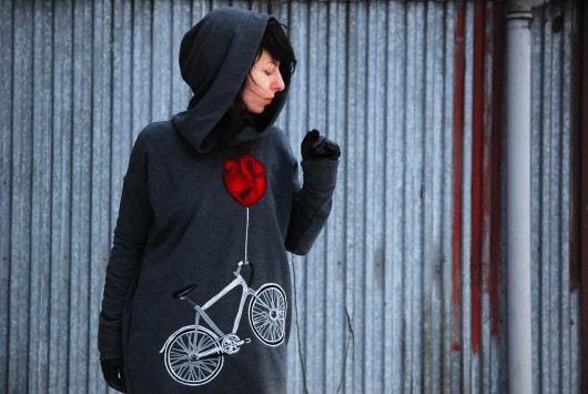 Bluza z motywem na zamówienie Monya
