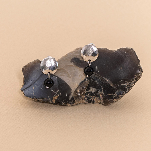 kolczyki srebrne Kolczyki srebrne medaliony z kulką onyksu