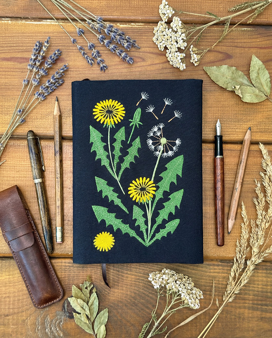 notatniki i albumy Haftowany notes - mniszek lekarski