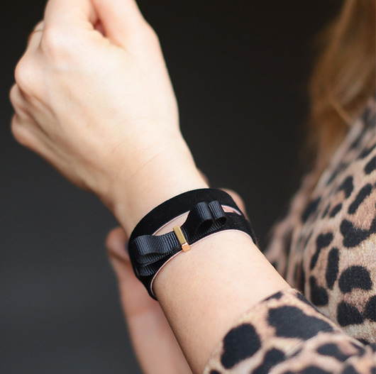 Bow black/black barboleta