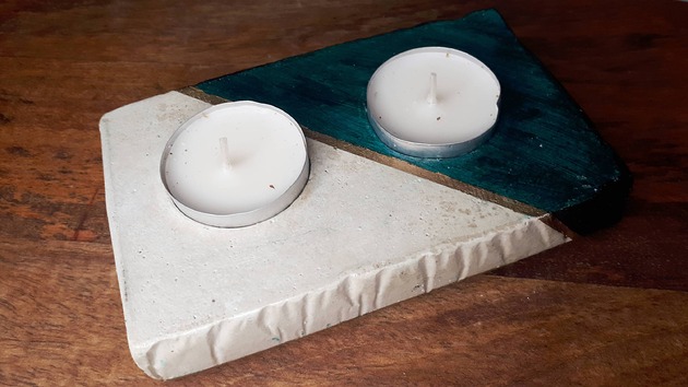 świeczniki i świece Betonowy świecznik na tealighty, biel-złoto-butelkowa zieleń, handmade 1 szt