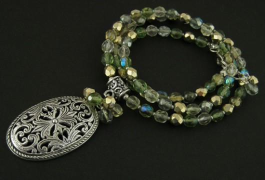 medalion maghia