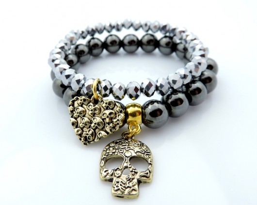 set with skull Monika Sibiga