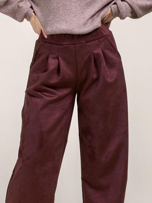 spodnie materiałowe damskie Choco - nubukowe spodnie z zakładkami