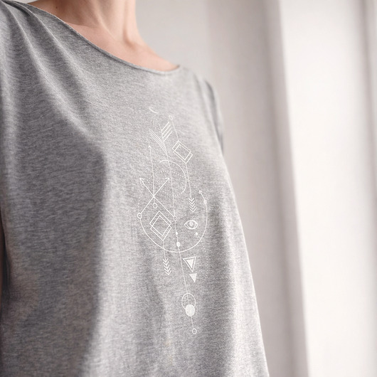 t-shirt damskie Srebrny alchemic  na średnioszarym melanżu Oversize