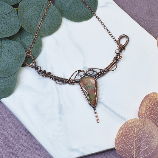 kolie Miedziany naszyjnik wire wrapping z unakitem #497